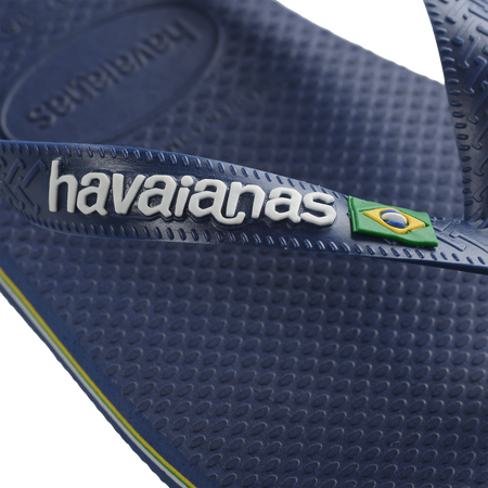 Kids' navy blue flip flop with Brazil flag, detail view