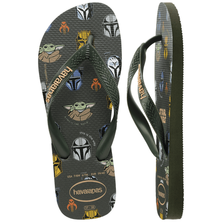 Star Wars characters like Yoda and Darth Vader on a dark olive green background with olive green straps and havaianas written in beige, top view and one shoe side view